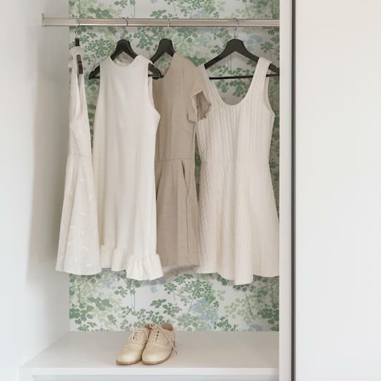RoomMates Queen Anne's Lace Peel & Stick Wallpaper